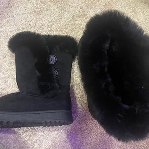 Kohls Black Furry Boots Womens Size 9